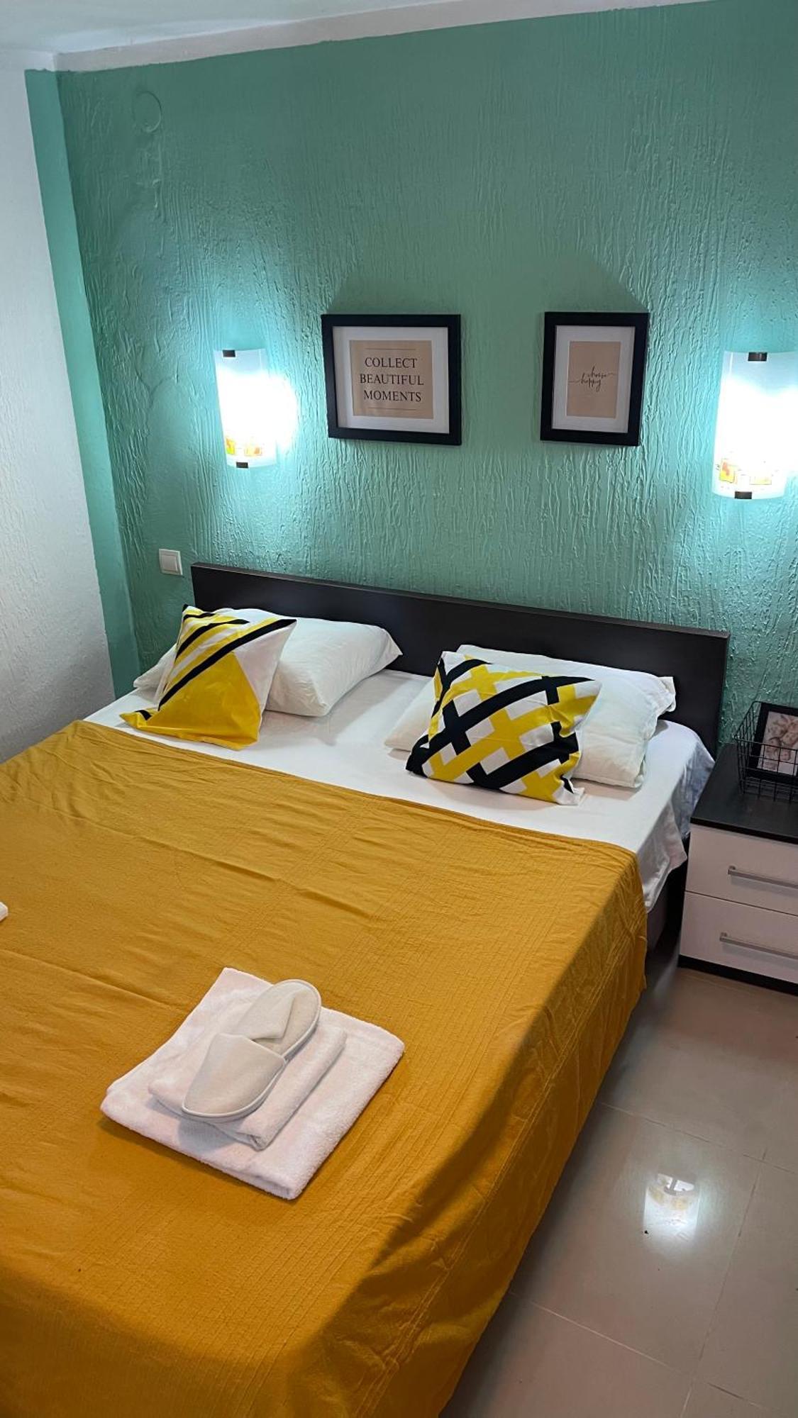 比耶拉Family House With Pool & Sea View公寓式酒店 外观 照片