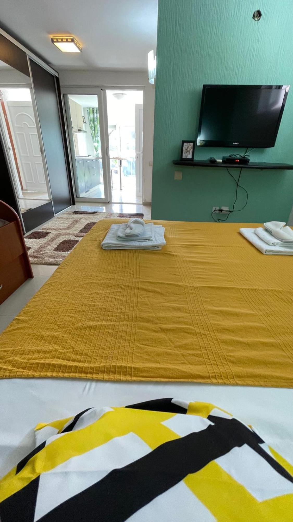 比耶拉Family House With Pool & Sea View公寓式酒店 外观 照片