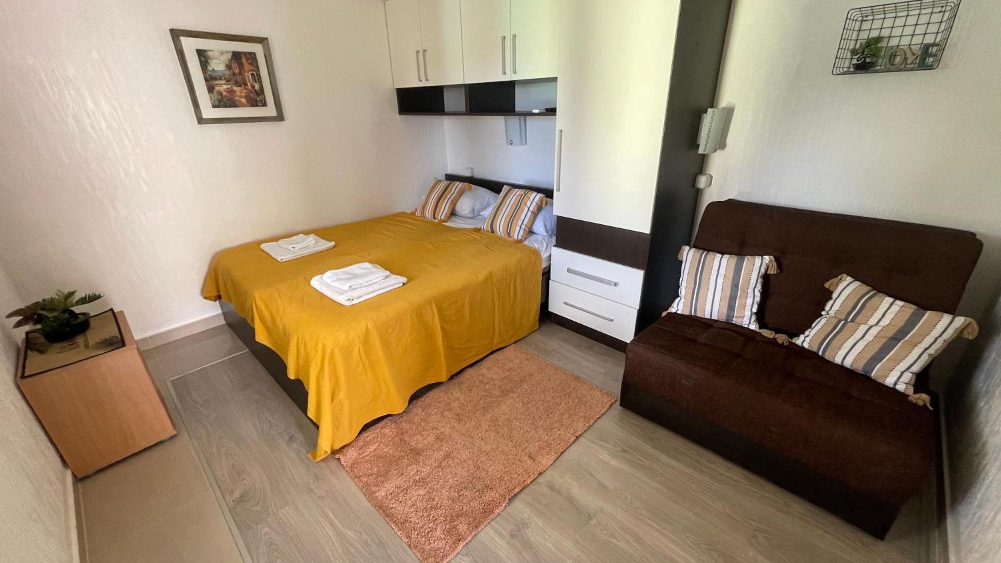 比耶拉Family House With Pool & Sea View公寓式酒店 外观 照片