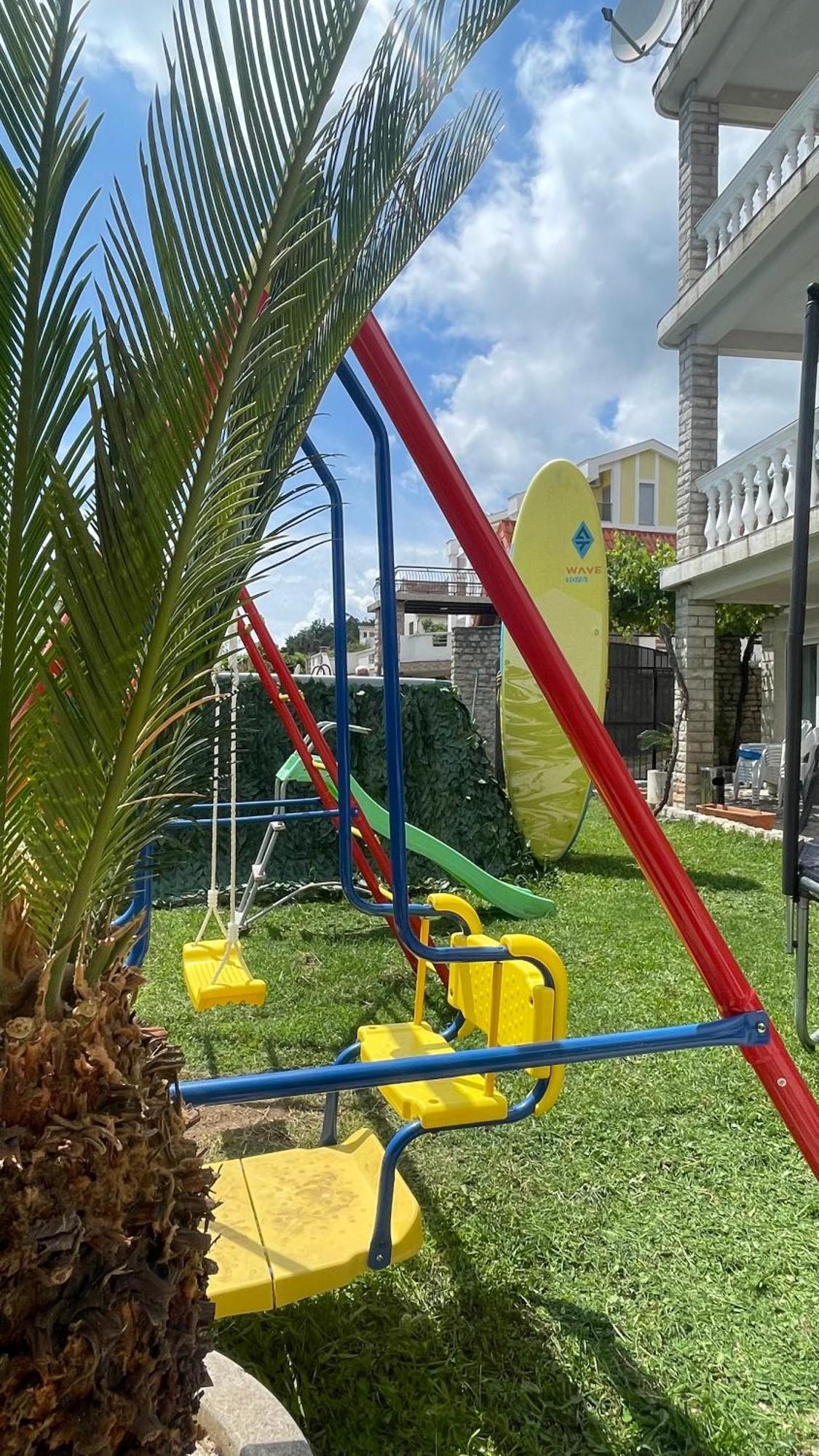 比耶拉Family House With Pool & Sea View公寓式酒店 外观 照片