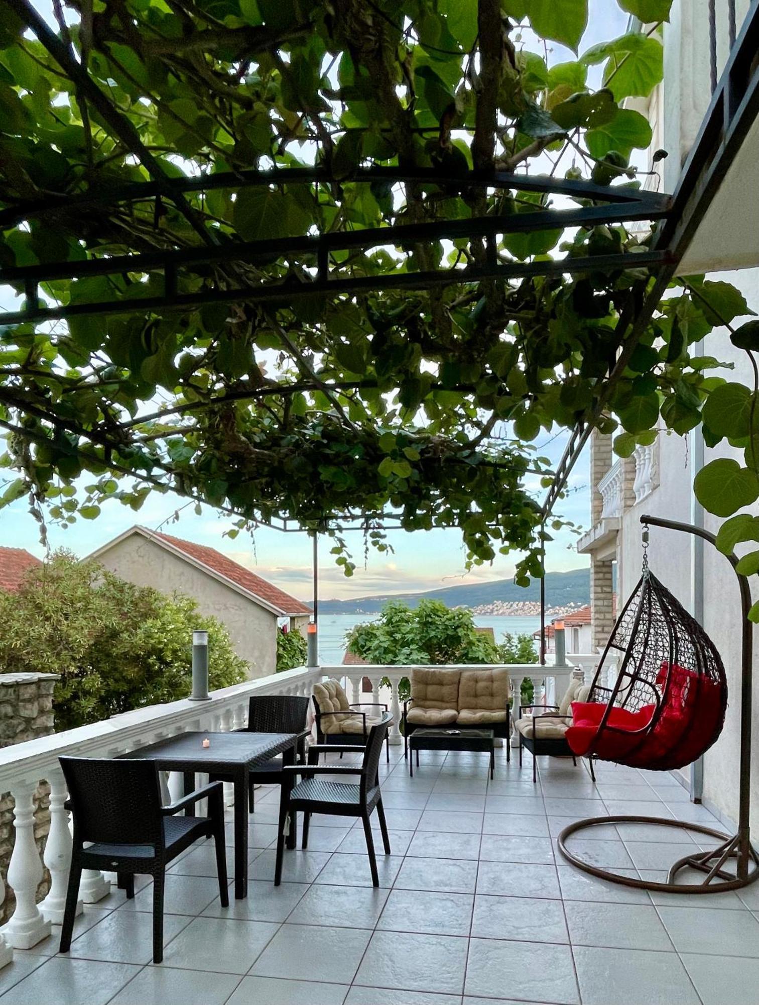 比耶拉Family House With Pool & Sea View公寓式酒店 外观 照片