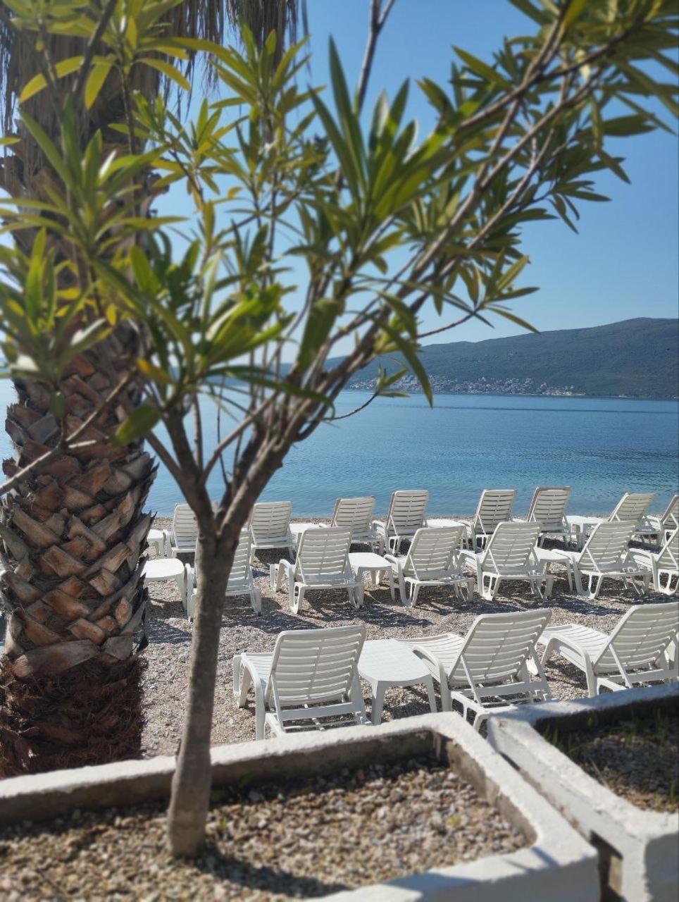 比耶拉Family House With Pool & Sea View公寓式酒店 外观 照片