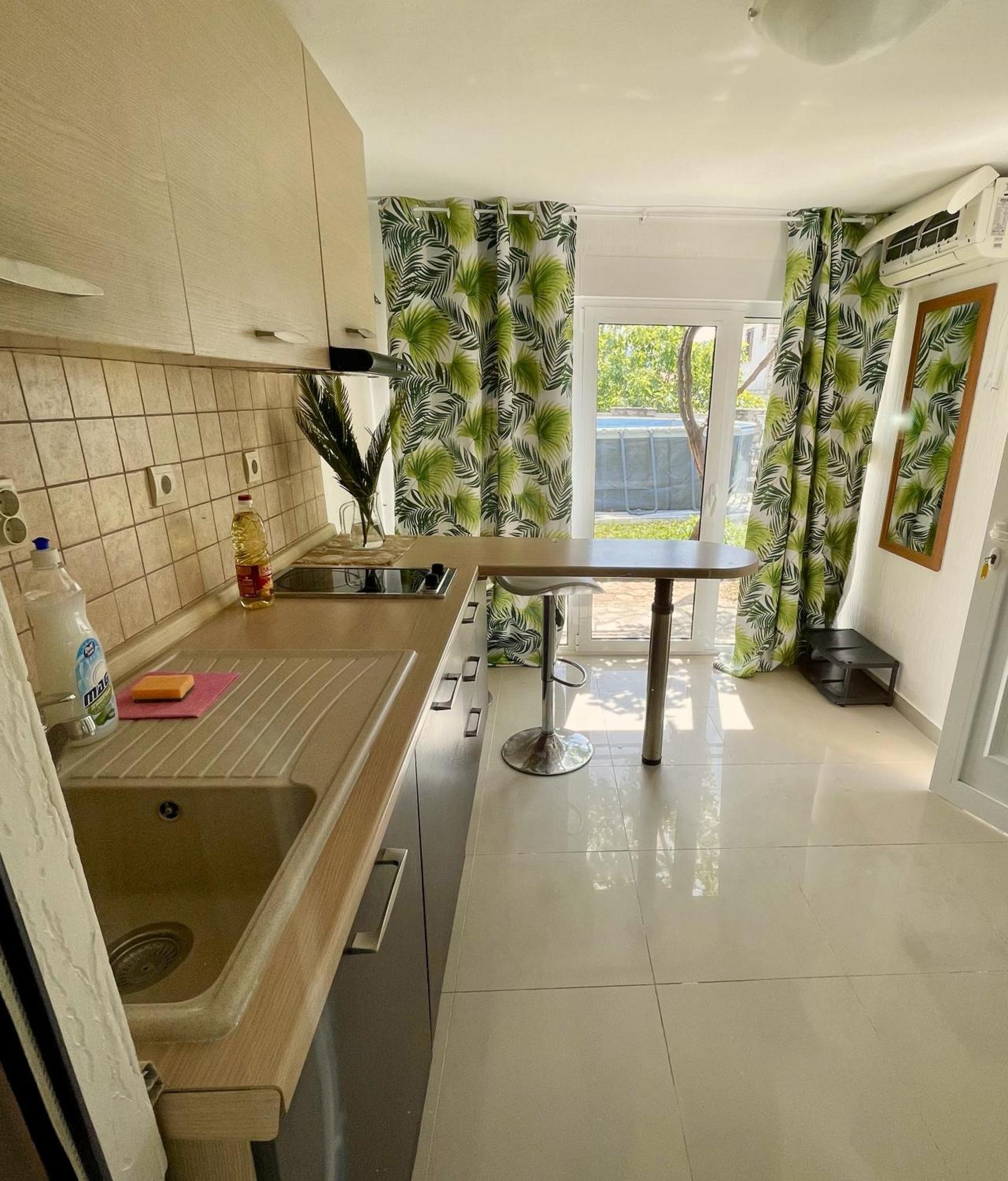 比耶拉Family House With Pool & Sea View公寓式酒店 外观 照片