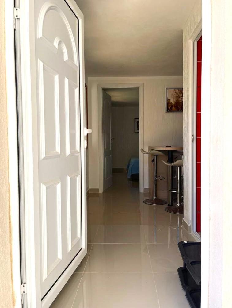 比耶拉Family House With Pool & Sea View公寓式酒店 外观 照片